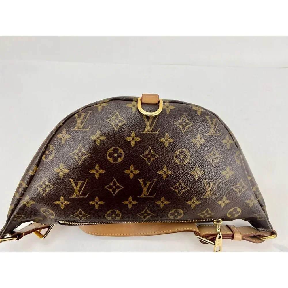 Louis Vuitton canvas hardware